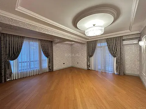 Satılır 4 otaqlı mənzil 205 m²