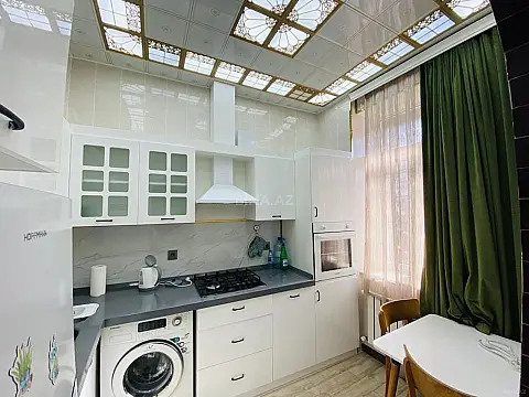 Kirayə verilir 2 otaqlı mənzil 60 m²