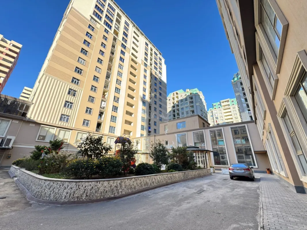 Satılır 2 otaqlı mənzil 78 m²