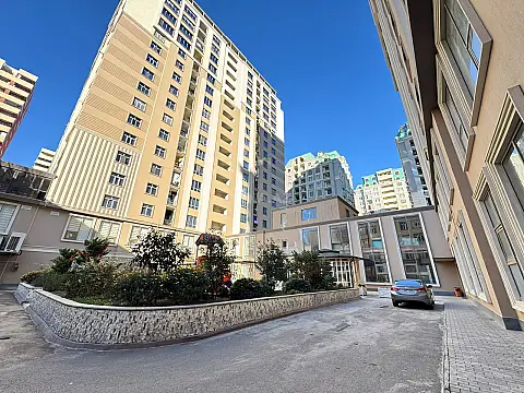 Satılır 2 otaqlı mənzil 78 m² — Bakı, İnşaatçılar 2 otaq 78.00 m²