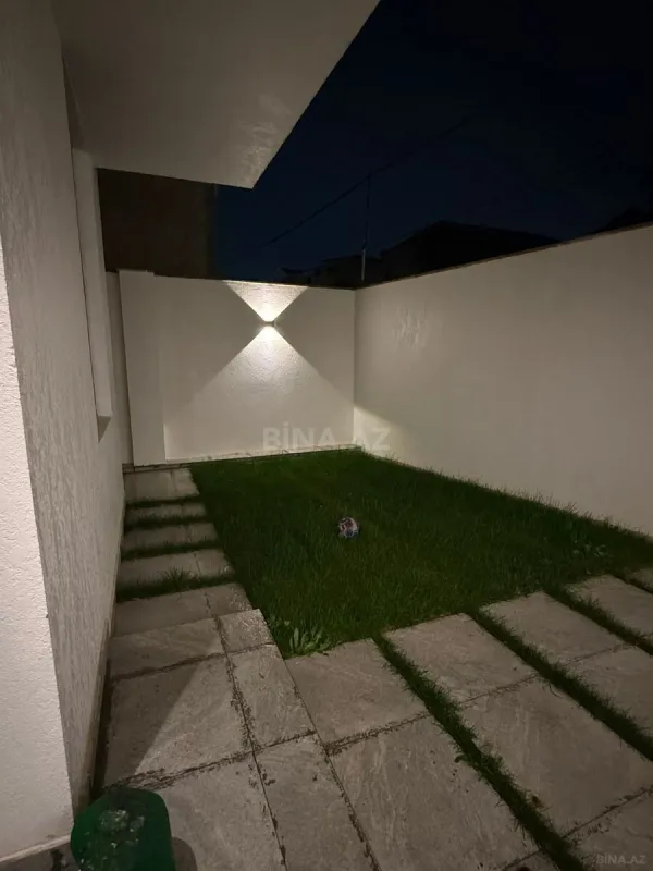 Satılır 5 otaqlı həyət evi 240 m²