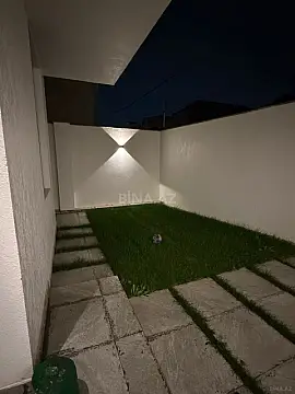 Satılır 5 otaqlı həyət evi 240 m²