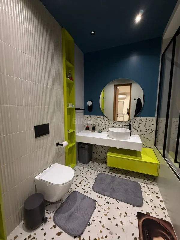 Satılır 5 otaqlı həyət evi 240 m²