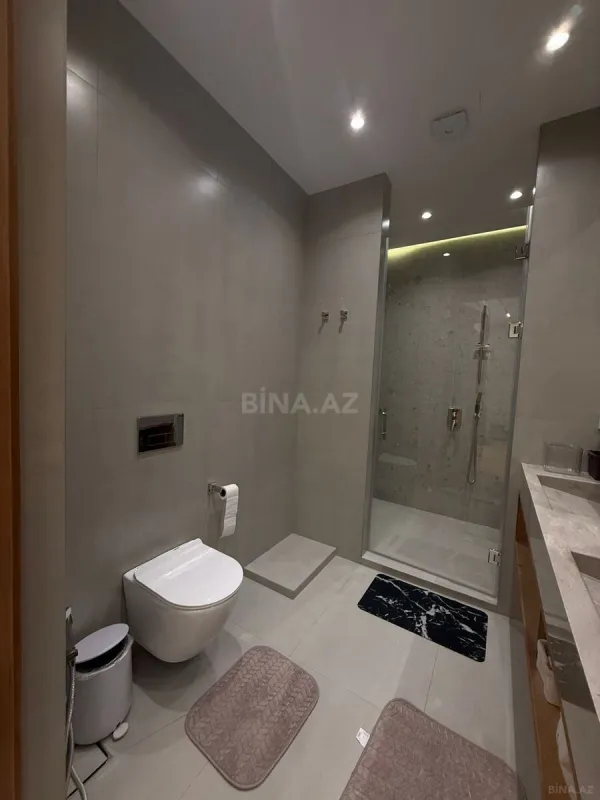 Satılır 5 otaqlı həyət evi 240 m²