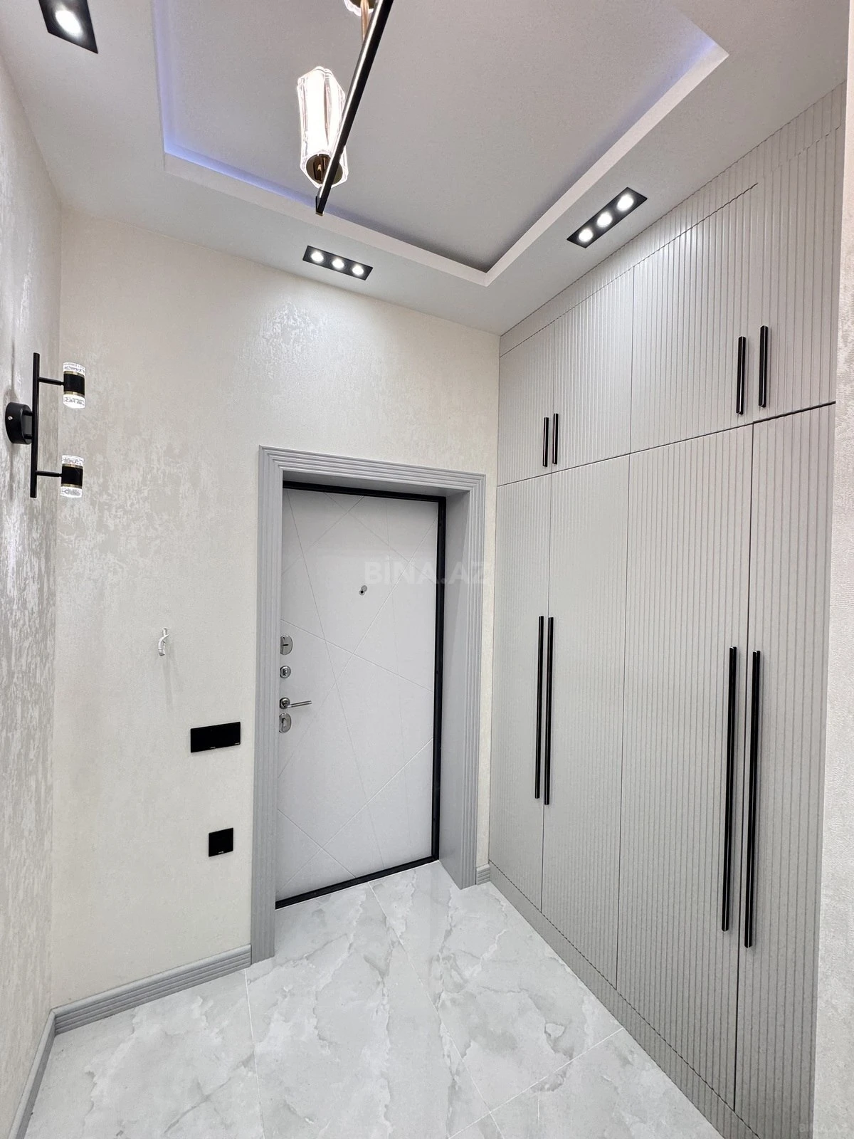 Kirayə verilir 2 otaqlı mənzil 70 m²