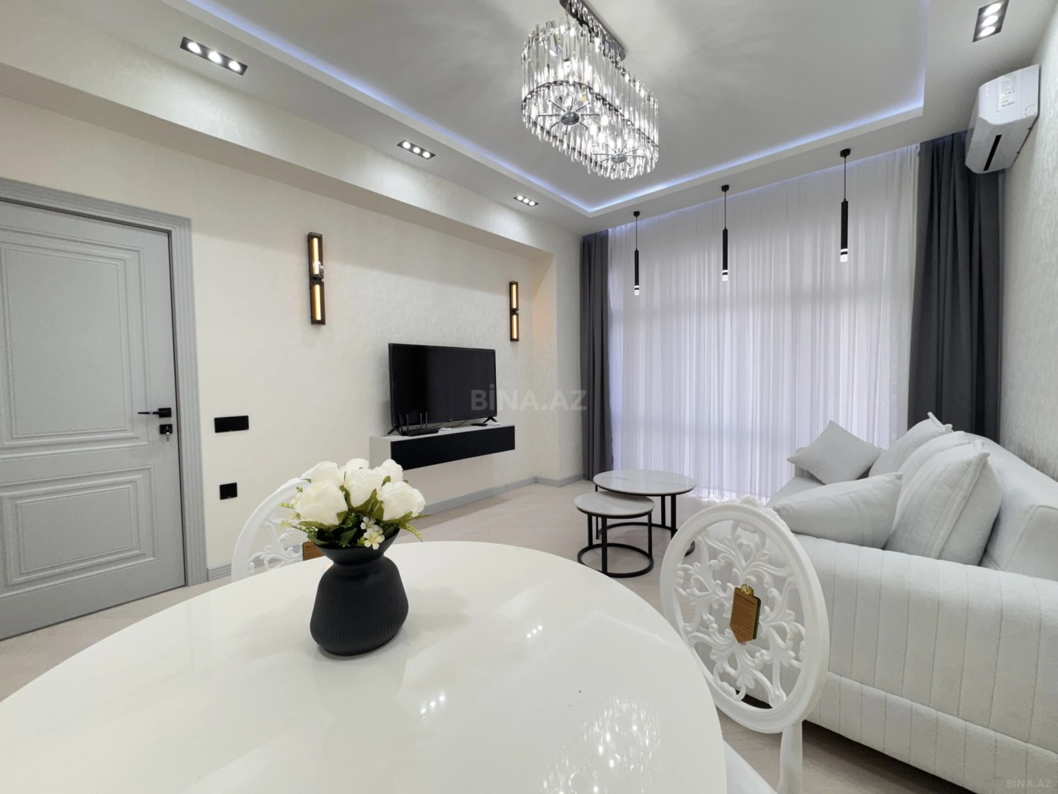 Kirayə verilir 2 otaqlı mənzil 70 m²