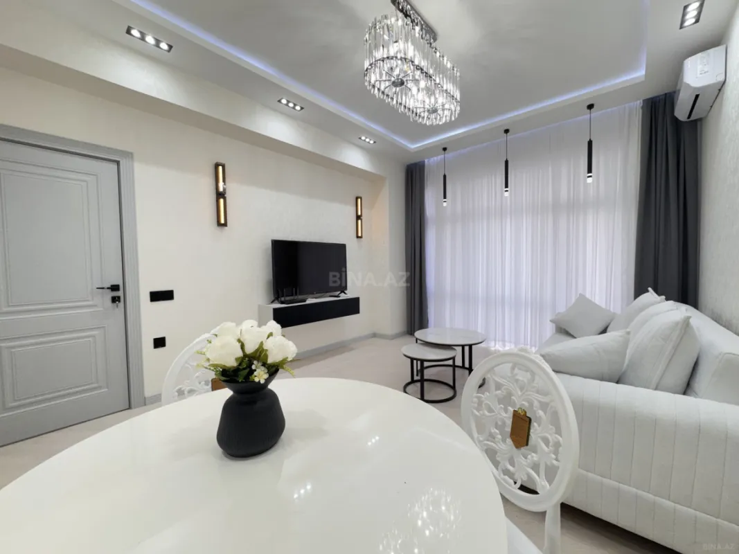 Kirayə verilir 2 otaqlı mənzil 70 m²