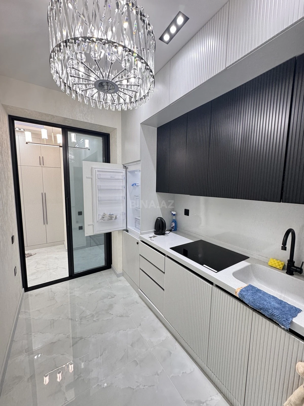 Kirayə verilir 2 otaqlı mənzil 70 m²