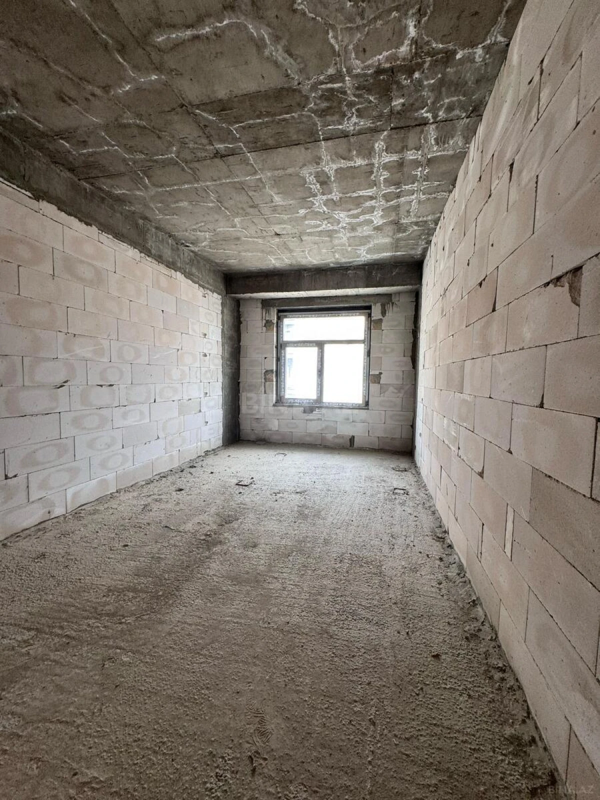 Satılır 3 otaqlı mənzil 140 m²