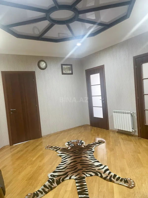 Satılır 3 otaqlı mənzil 150 m²