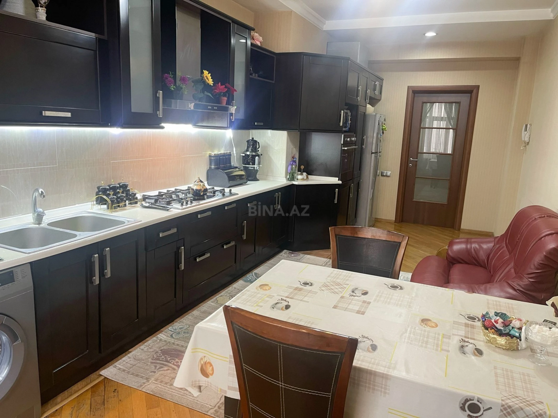 Satılır 3 otaqlı mənzil 150 m²
