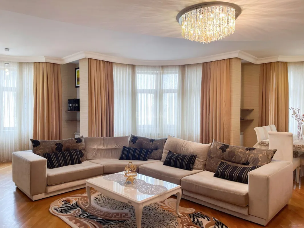 Satılır 3 otaqlı mənzil 150 m²