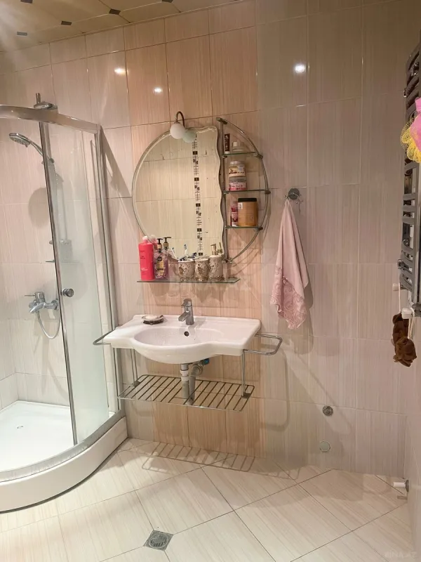 Satılır 3 otaqlı mənzil 150 m²