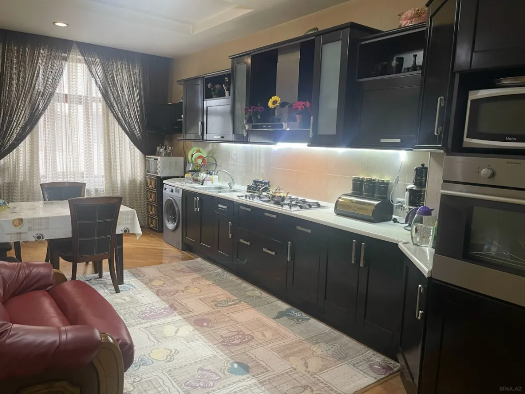 Satılır 3 otaqlı mənzil 150 m²