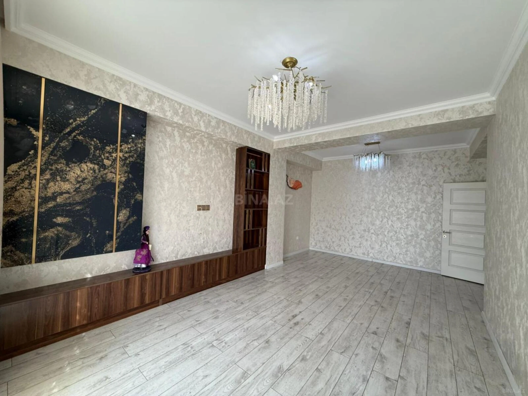 Satılır 2 otaqlı mənzil 70 m²