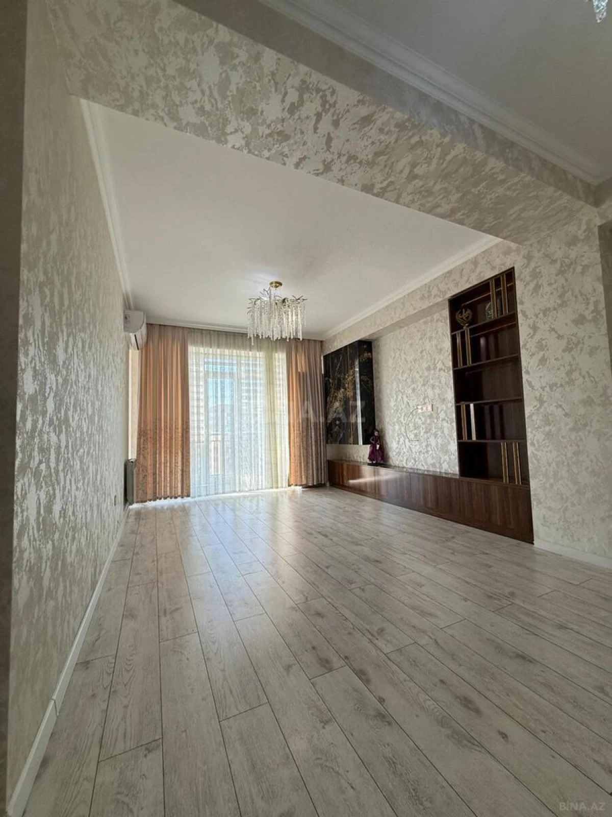 Satılır 2 otaqlı mənzil 70 m²