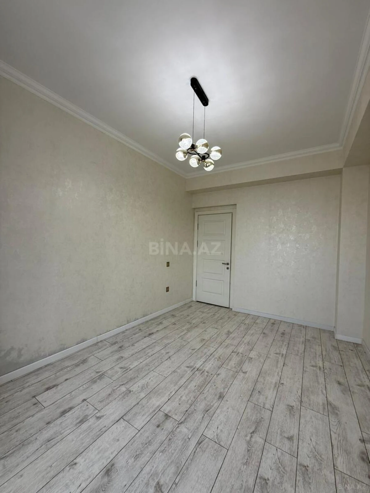 Satılır 2 otaqlı mənzil 70 m²