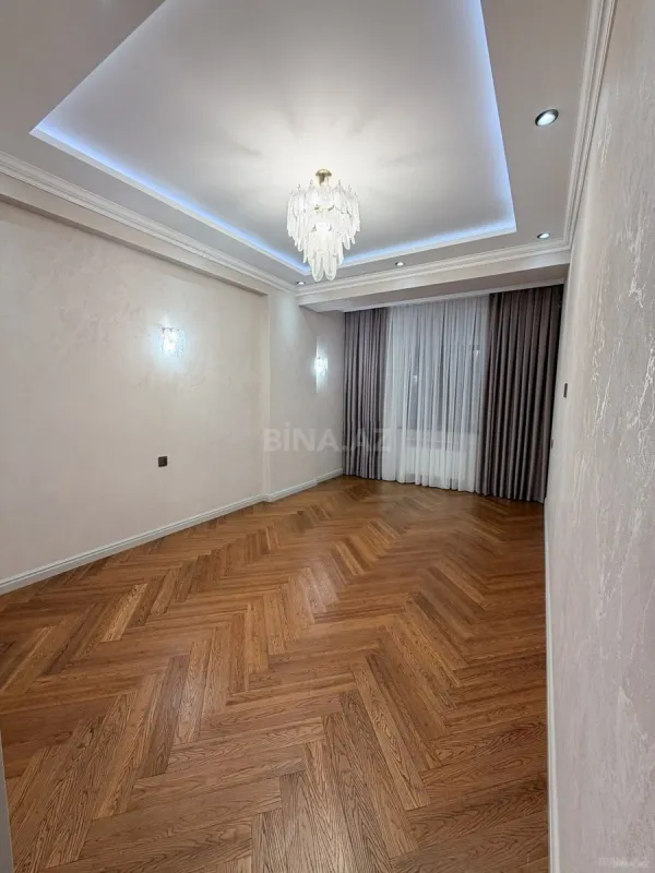 Satılır 3 otaqlı mənzil 140 m²