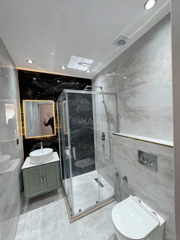 Satılır 3 otaqlı mənzil 140 m²