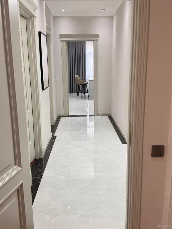 Satılır 3 otaqlı mənzil 140 m²