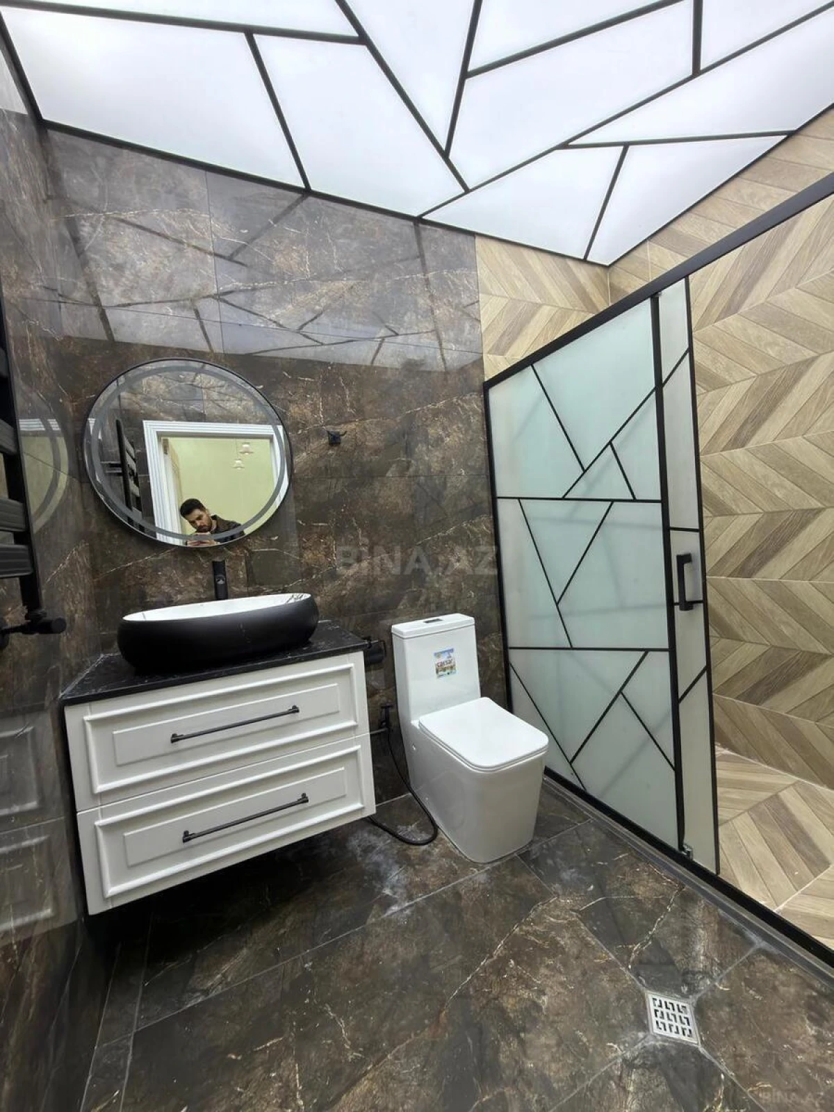 Satılır 2 otaqlı mənzil 76 m²