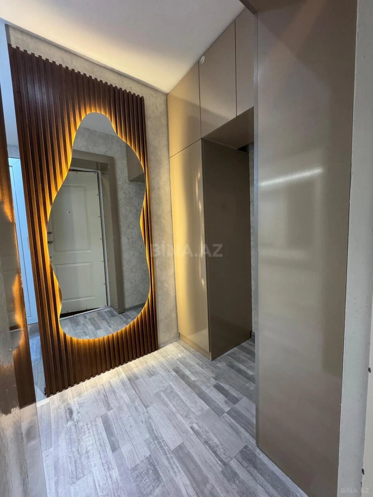 Satılır 2 otaqlı mənzil 55 m²