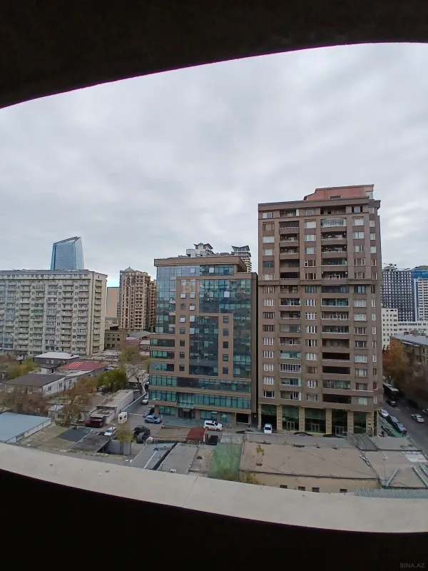 Kirayə verilir 3 otaqlı mənzil 140 m²