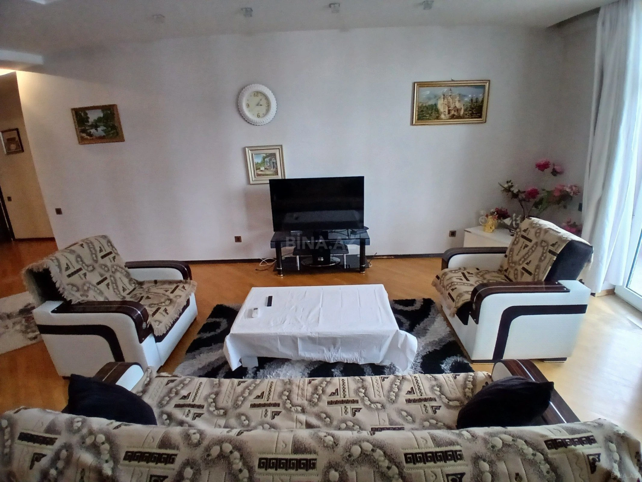 Kirayə verilir 3 otaqlı mənzil 140 m²