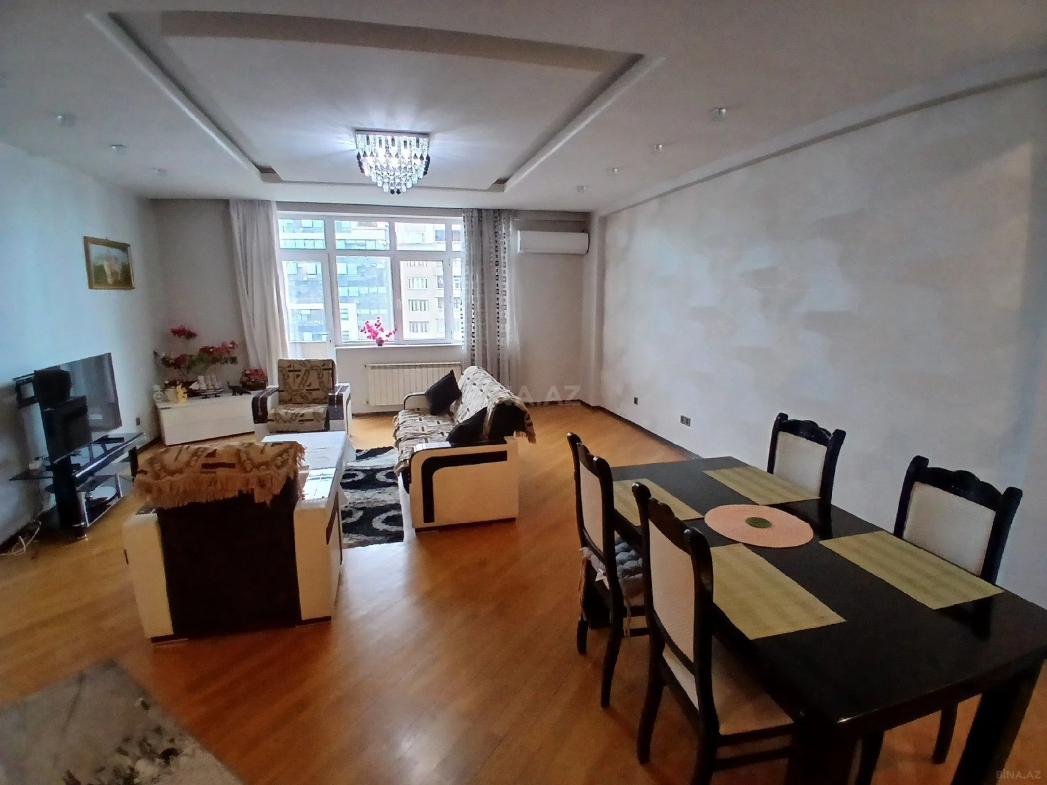 Kirayə verilir 3 otaqlı mənzil 140 m²