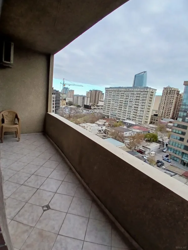 Kirayə verilir 3 otaqlı mənzil 140 m²