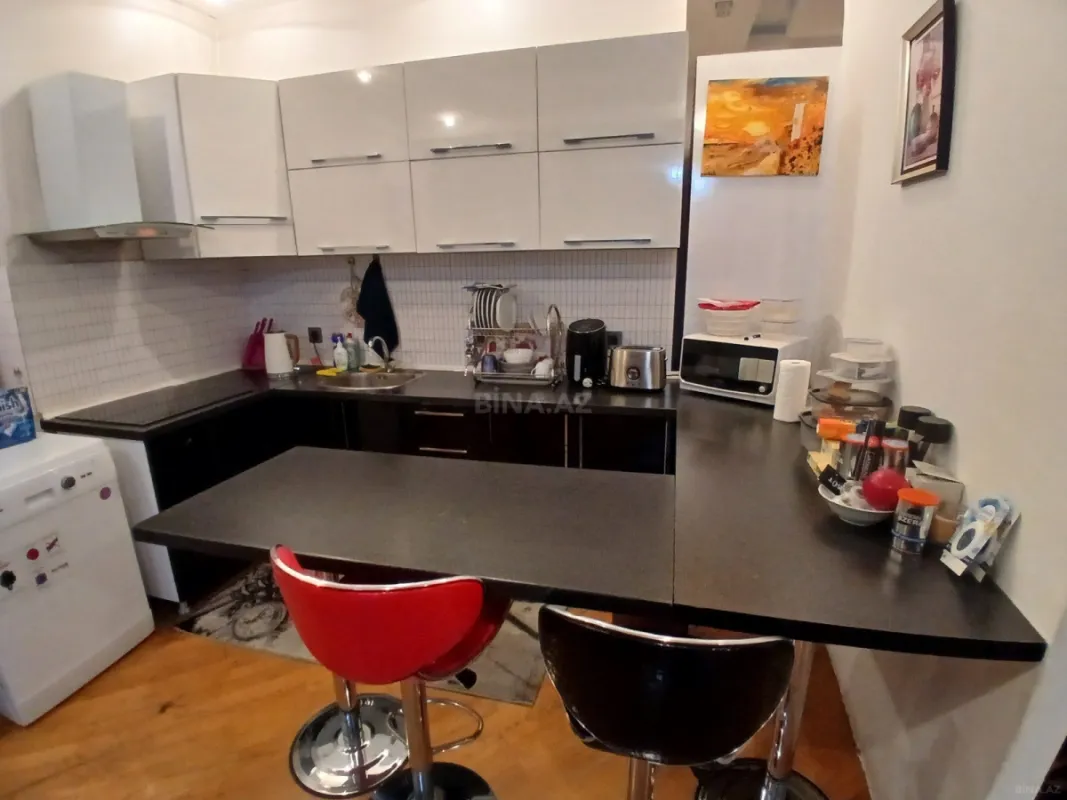 Kirayə verilir 3 otaqlı mənzil 140 m²