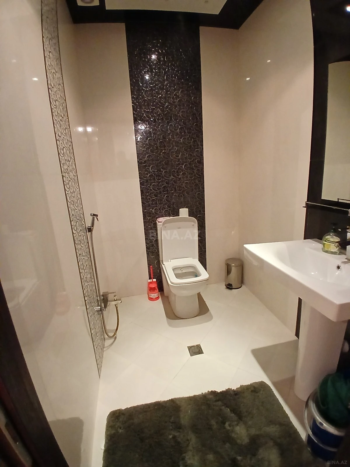 Kirayə verilir 3 otaqlı mənzil 140 m²