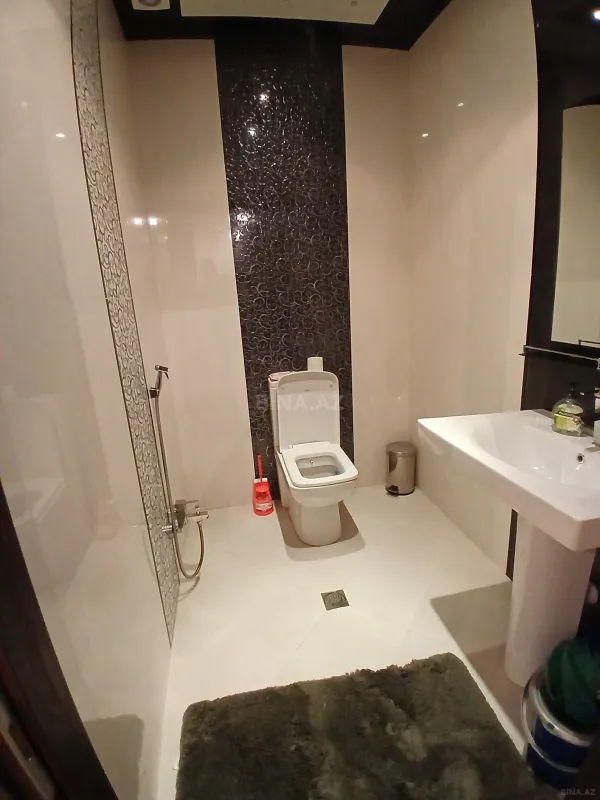 Kirayə verilir 3 otaqlı mənzil 140 m²