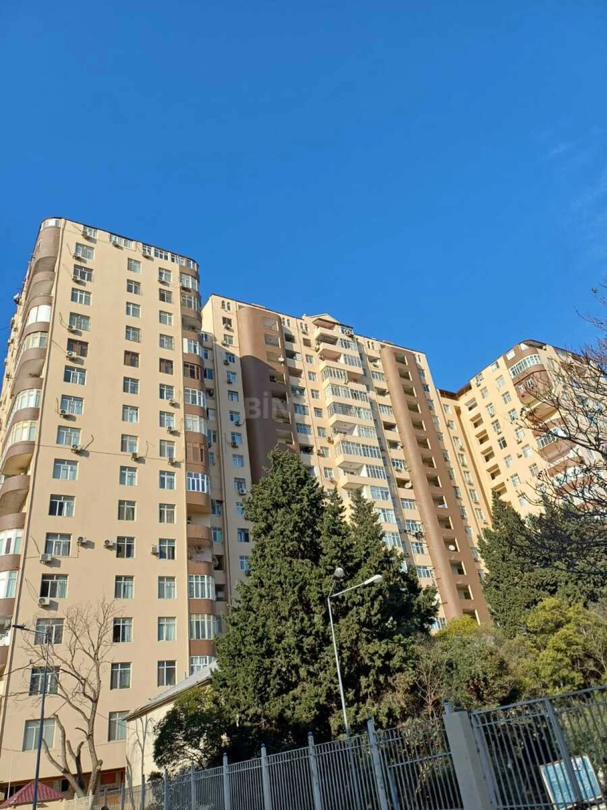 Satılır 2 otaqlı mənzil 95 m²