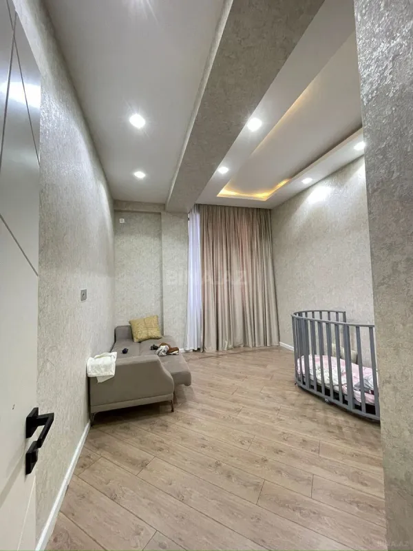 Satılır 3 otaqlı mənzil 123 m²