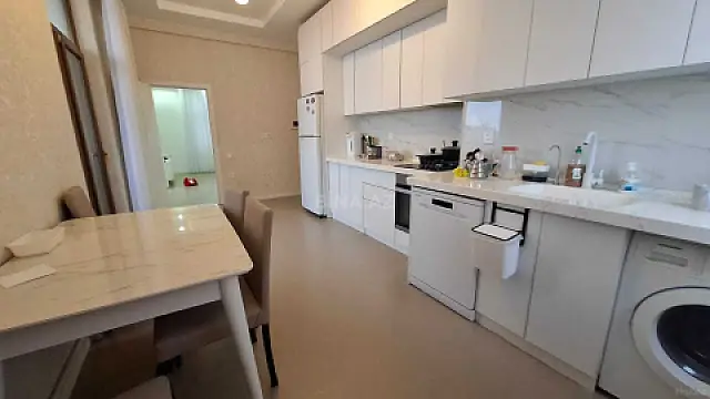 Satılır 3 otaqlı mənzil 123 m²