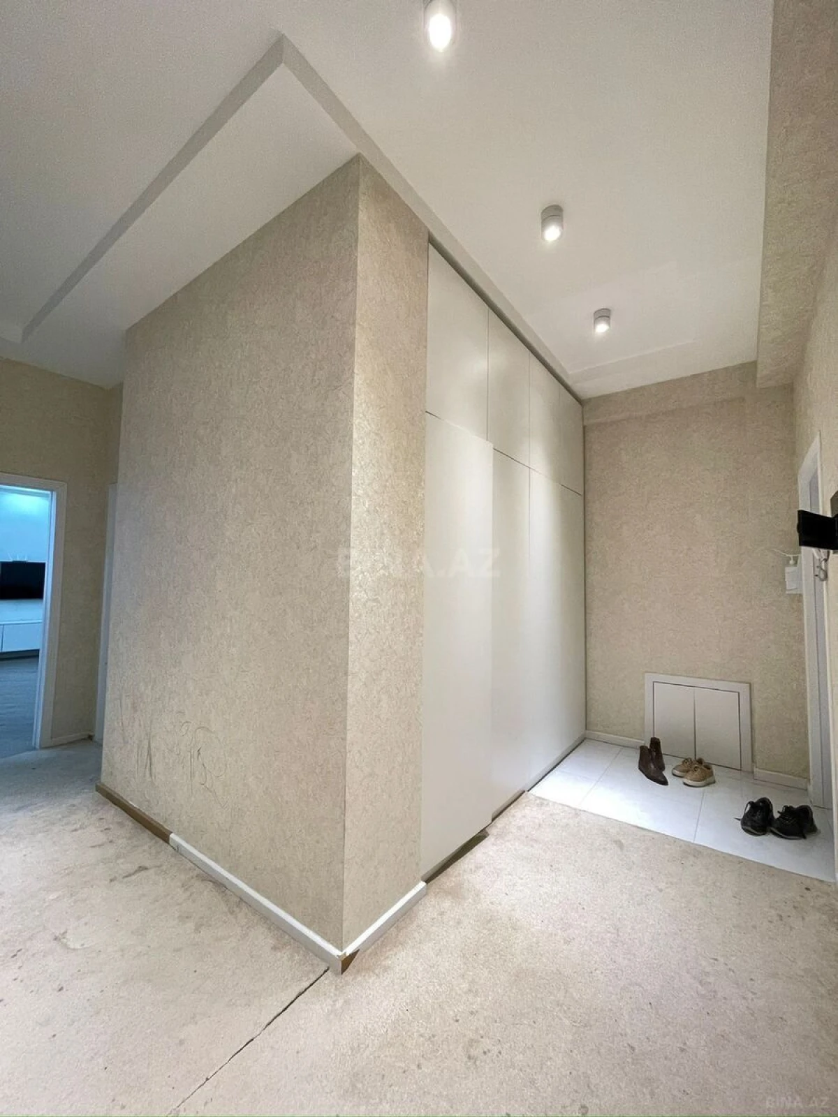 Satılır 3 otaqlı mənzil 123 m²