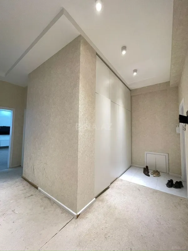 Satılır 3 otaqlı mənzil 123 m²