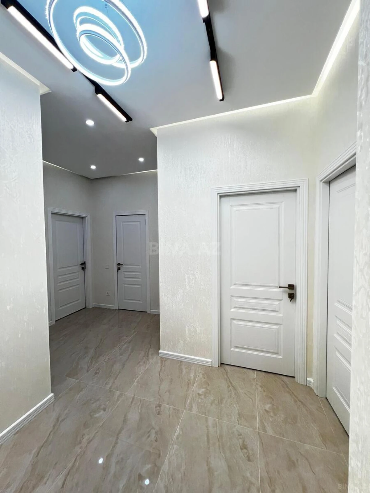 Satılır 3 otaqlı mənzil 116 m²