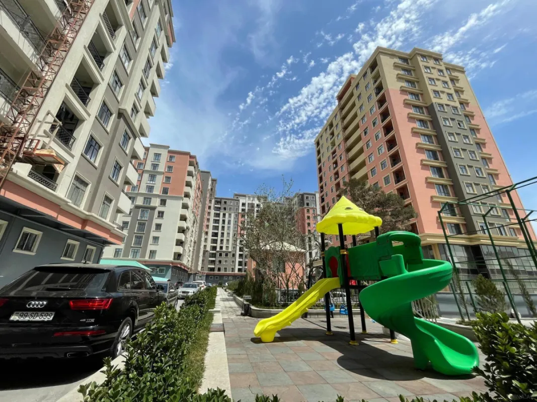 Satılır 3 otaqlı mənzil 116 m²