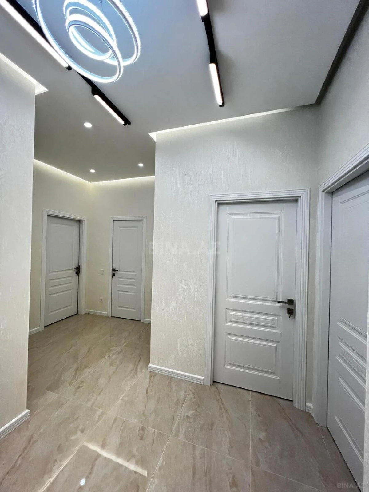 Satılır 3 otaqlı mənzil 116 m²
