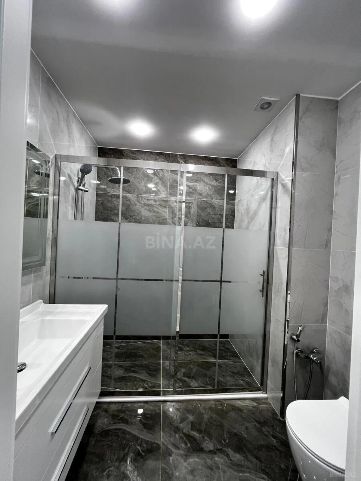 Satılır 3 otaqlı mənzil 116 m²