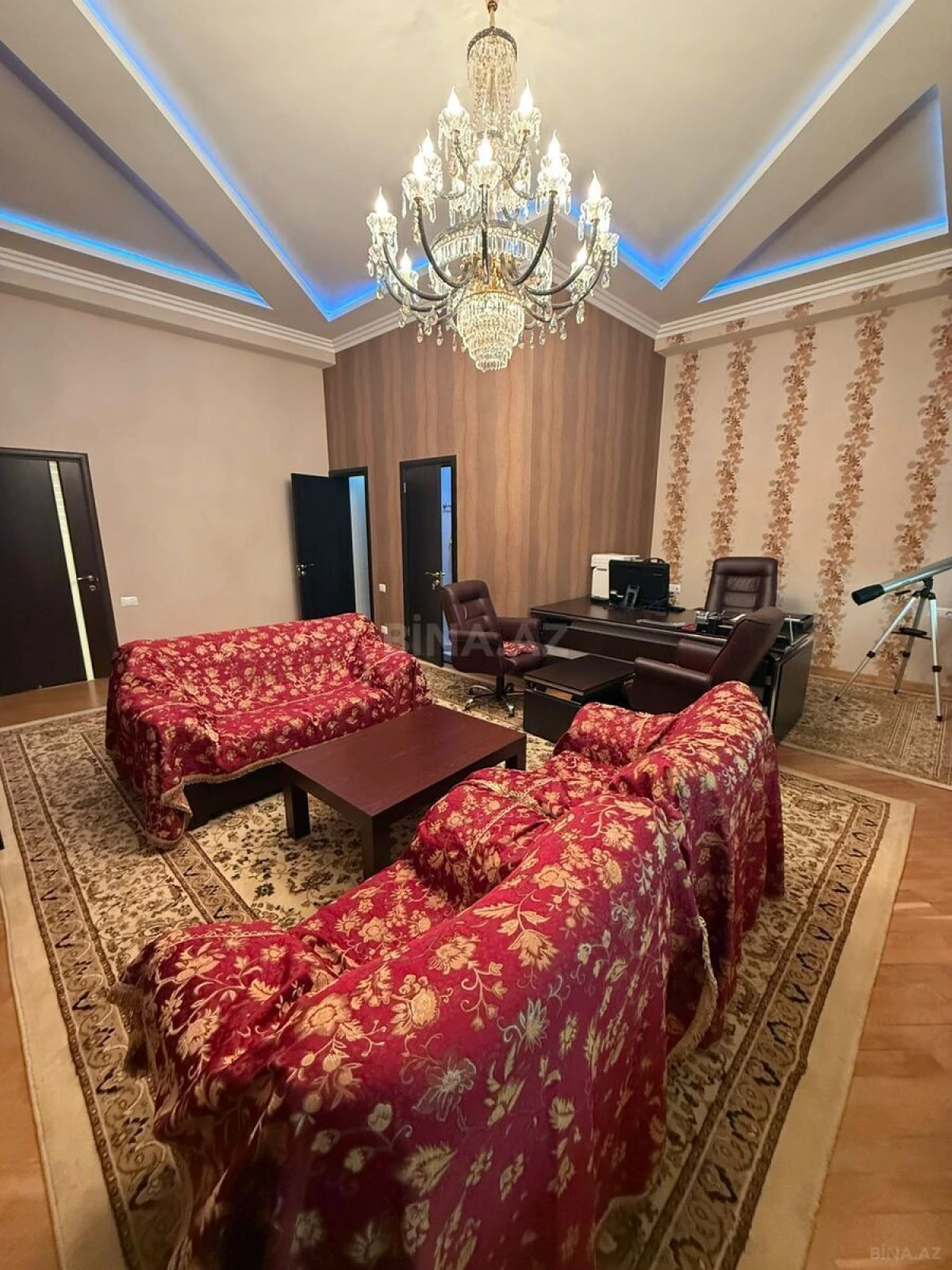 Kirayə verilir 8 otaqlı ofis 570 m²