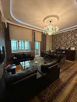 Kirayə verilir 8 otaqlı ofis 570 m²