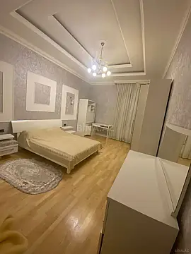 Kirayə verilir 4 otaqlı mənzil 230 m²