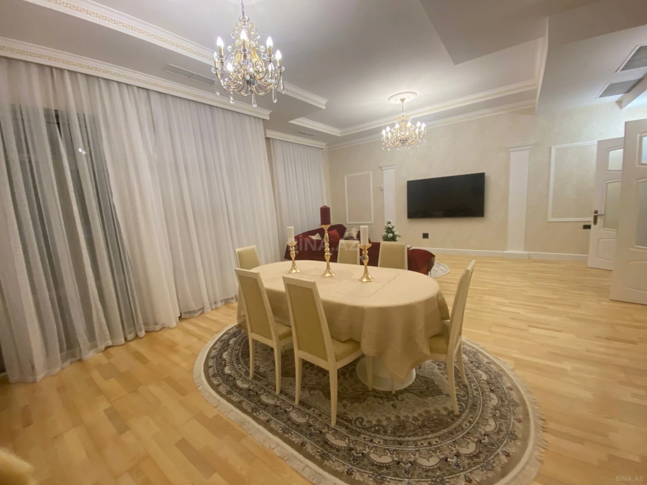 Kirayə verilir 4 otaqlı mənzil 230 m²