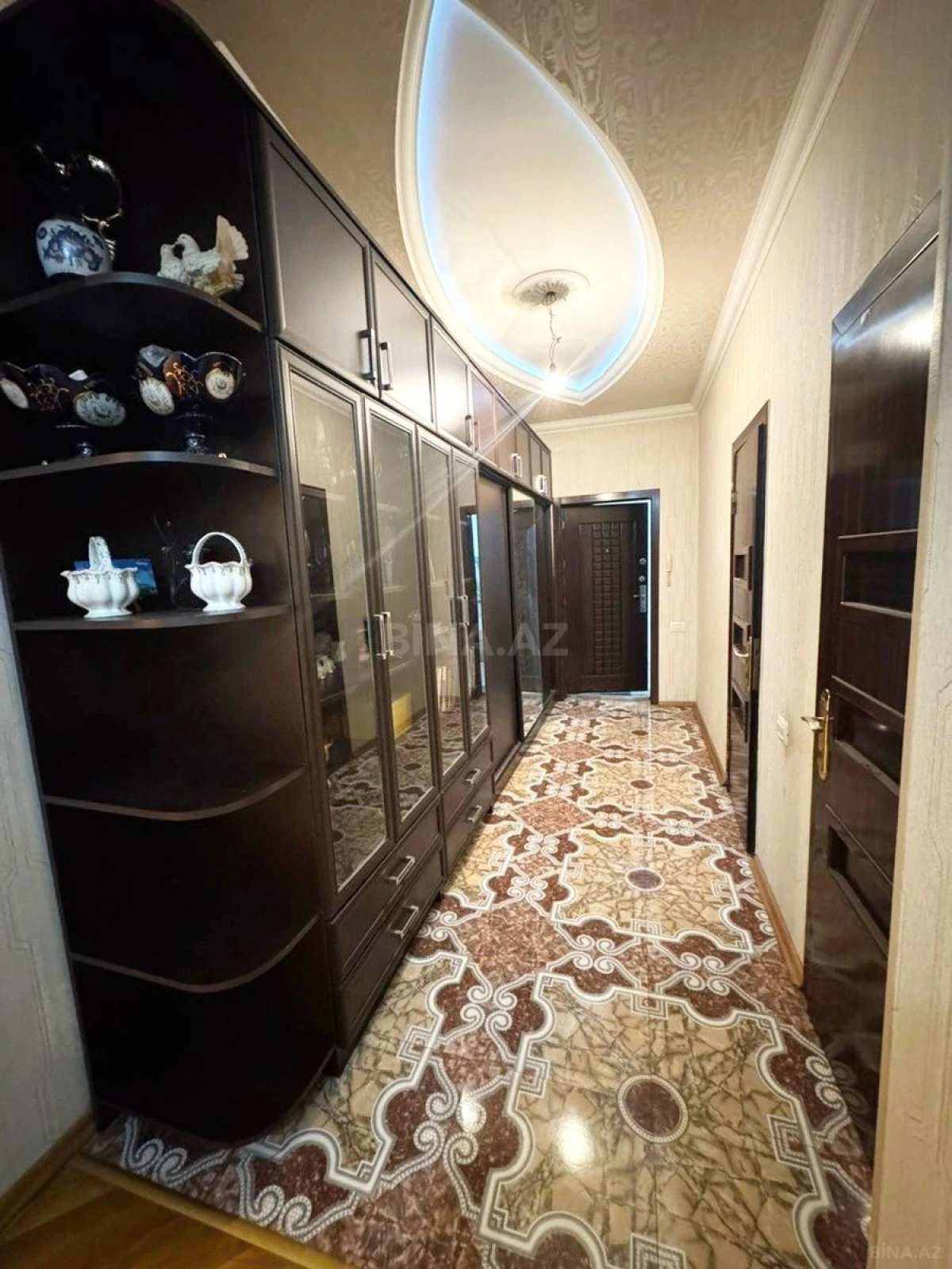 Satılır 3 otaqlı mənzil 115 m²