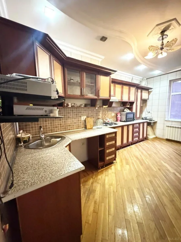 Satılır 3 otaqlı mənzil 115 m²