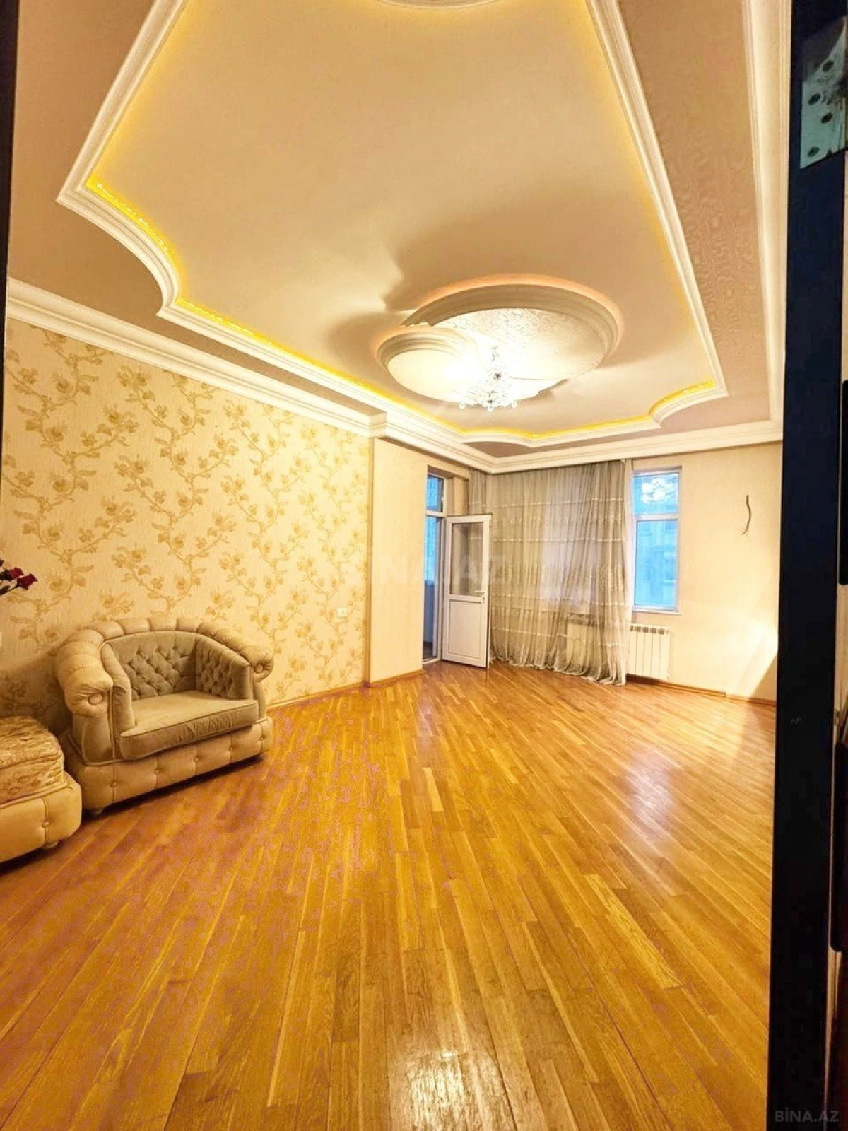 Satılır 3 otaqlı mənzil 115 m²