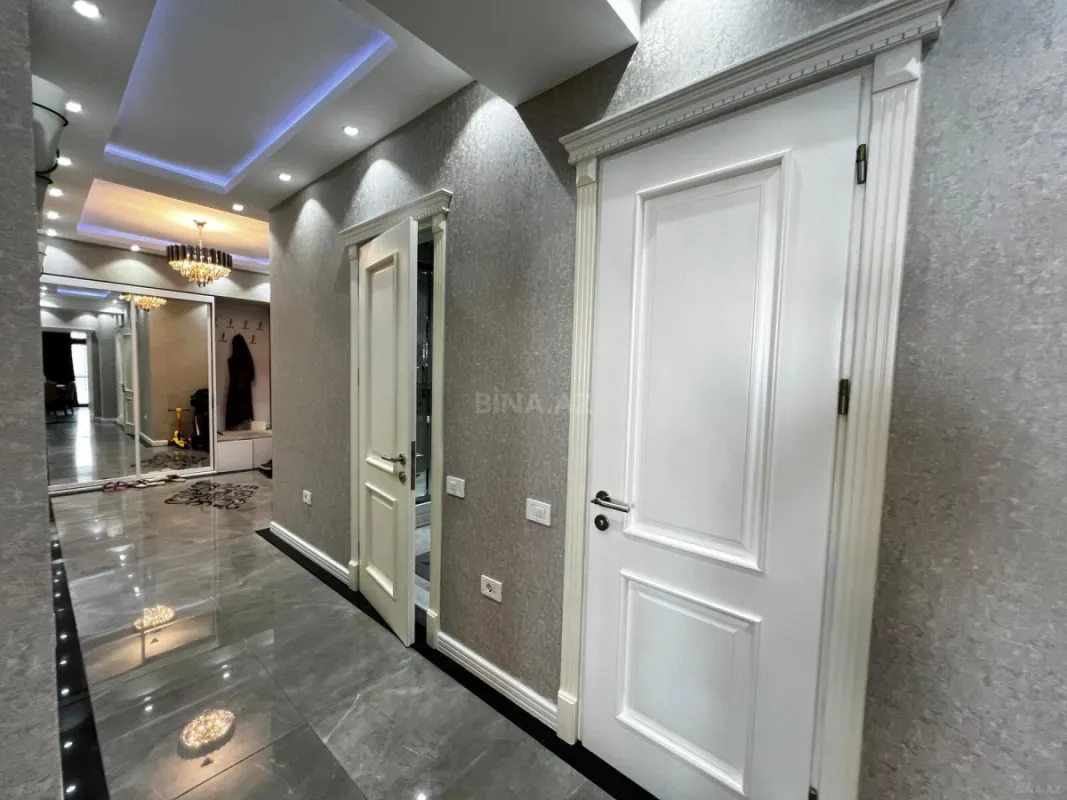 Satılır 3 otaqlı mənzil 146 m²
